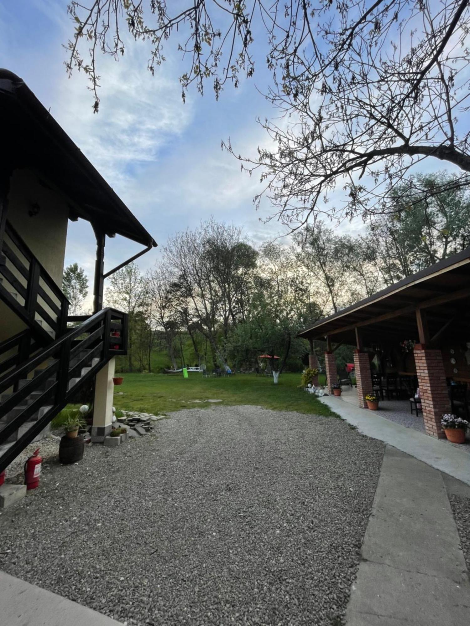 Pensiunea Casa Godja Văleni 外观 照片